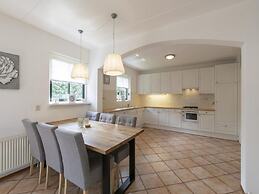 Stylish and Modern Furnished Holiday Villa