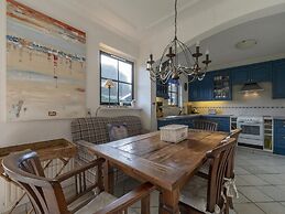 Stylish and Modern Furnished Holiday Villa