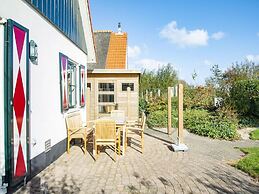 Beautifully Situated Luxury Villa on the Water