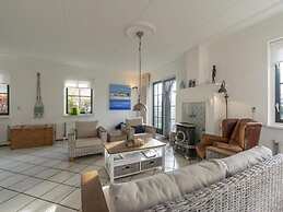 Beautifully Situated Luxury Villa on the Water