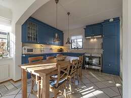 Beautifully Situated Luxury Villa on the Water