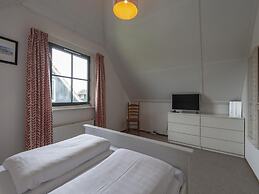 Beautifully Situated Luxury Villa on the Water