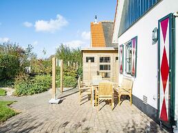 Beautifully Situated Luxury Villa on the Water