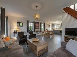 Beautifully Situated Luxury Villa on the Water