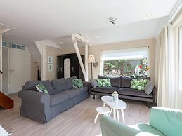 Holiday Home Near Beach of Sint Maartenszee