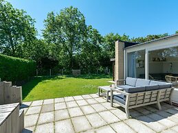 Holiday Home Near Beach of Sint Maartenszee