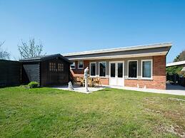 Detached Holiday Bungalow With Garden
