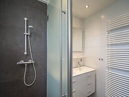 Detached Holiday Bungalow With Garden