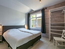 Detached Holiday Bungalow With Garden