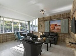 Detached Holiday Bungalow With Garden