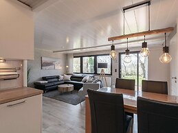 Detached Holiday Bungalow With Garden