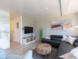 Detached Holiday Bungalow With Garden