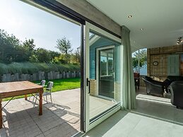 Detached Holiday Bungalow With Garden