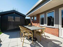 Detached Holiday Bungalow With Garden