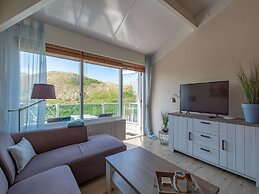 Lovely Holiday Apartment for 4 People