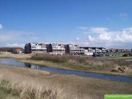 Lovely Holiday Apartment for 4 People