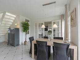 Beautiful Detached Holiday Villa Garden