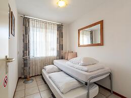 Holiday Apartment Opposite the Beach