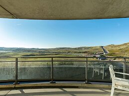 Holiday Apartment Opposite the Beach