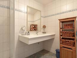 Holiday Apartment Opposite the Beach