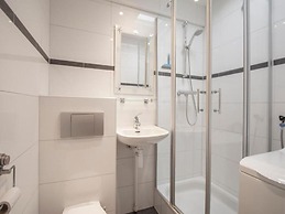 Holiday Apartment Opposite the Beach