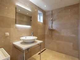 Holiday Apartment Opposite the Beach