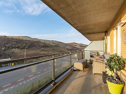 Holiday Apartment Opposite the Beach