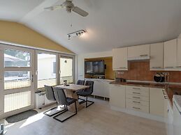 Cozy Holiday Home With Garden