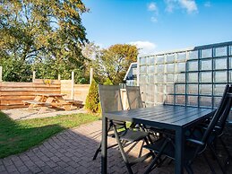 Cozy Holiday Home With Garden