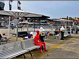 Cozy Holiday Home With Garden