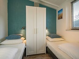 Cozy Holiday Home With Garden