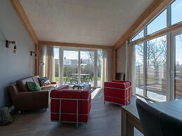 Cozy Holiday Home With Garden