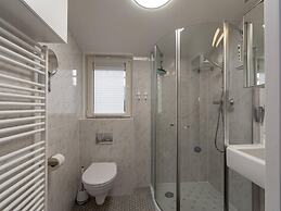 Cozy Holiday Home With Garden