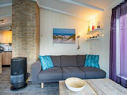 Cozy Holiday Home With Garden