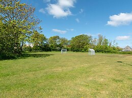 Cozy Holiday Home With Garden