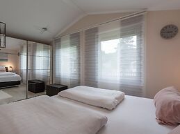 Cozy Holiday Home With Garden