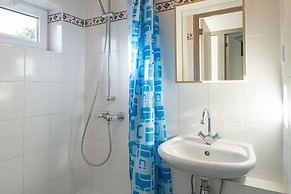 Cozy Holiday Home With Garden