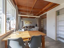 Cozy Holiday Home With Garden