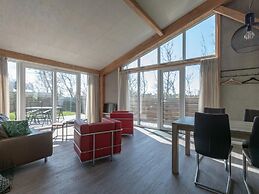 Cozy Holiday Home With Garden