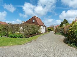 Cozy Holiday Home With Garden