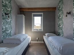 Cozy Holiday Home With Garden