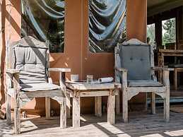 Tent Lodge With Comfort