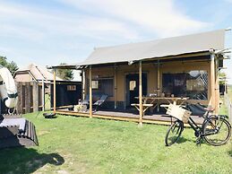 Tent Lodge With Comfort