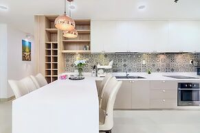 Modern Apartment - Garden Gate