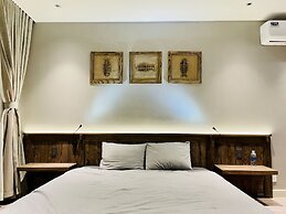 RAINBOW Sky Center TSN Airport