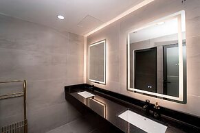 The Serenity Sky Villas D3