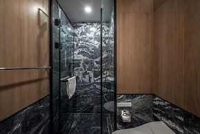 Lumiere Riverside - Luxury Condo District 2