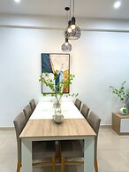 The Sun Avenue - Lalaland & Chill Sky Pool