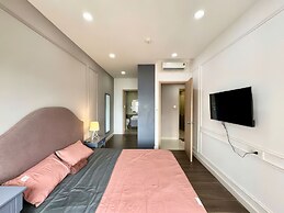 The Sun Avenue - Lalaland & Chill Sky Pool