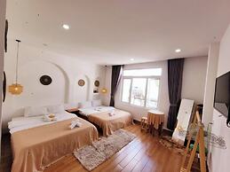 Gin House DL - by Bay Luxury